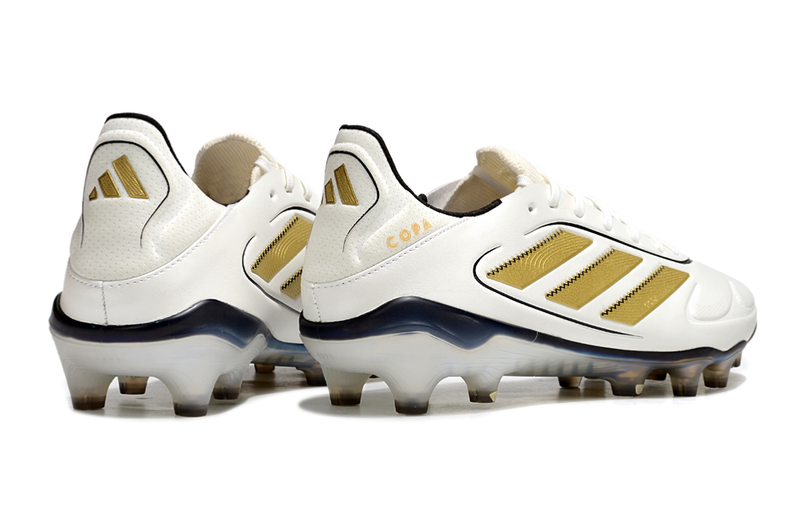 Chuteira Campo Adidas Copa Pure III Elite FG Branca e Dourado