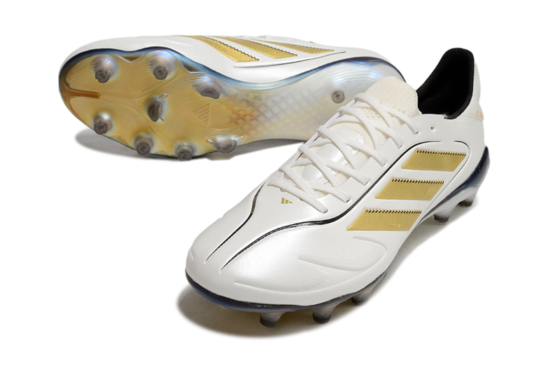 Chuteira Campo Adidas Copa Pure III Elite FG Branca e Dourado