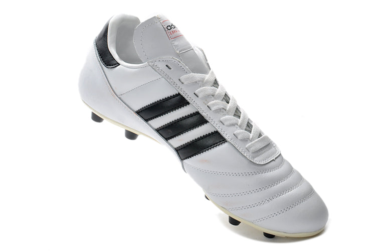 Chuteira Campo Adidas Copa Mundial FG Branca e Preta