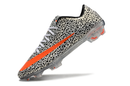 Chuteira Campo Nike Retrõ Mercurial Vapor 10 FG Branca, Preta e Laranja