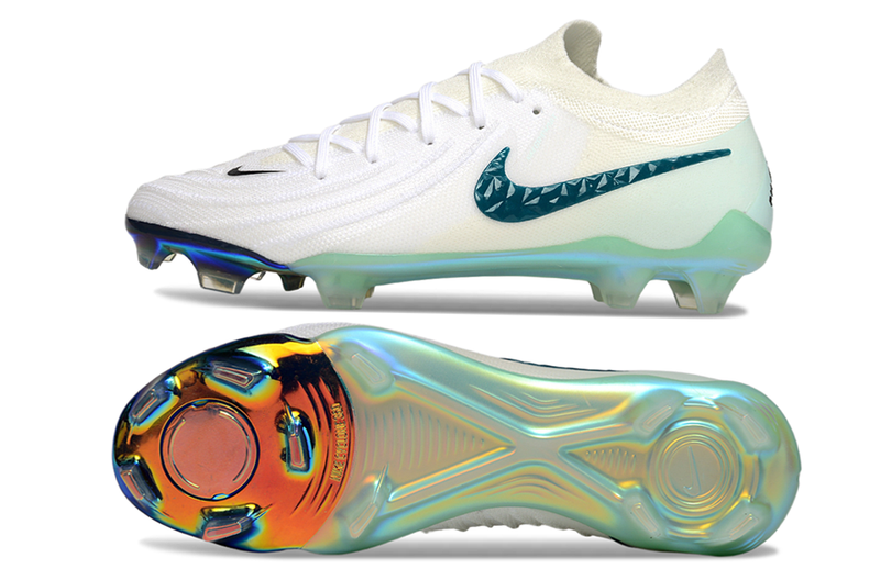 Chuteira Campo Nike Phantom GX 2 Elite FG Branca e Verde "Chromatic"