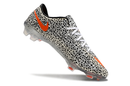 Chuteira Campo Nike Retrõ Mercurial Vapor 10 FG Branca, Preta e Laranja