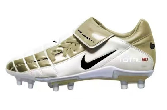 Chuteira Campo Nike Total 90 FG Branca e Dourado