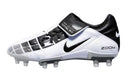 Chuteira Campo Nike Total 90 FG Branca e Preta