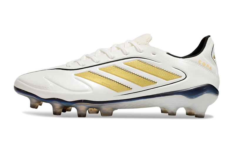 Chuteira Campo Adidas Copa Pure III Elite FG Branca e Dourado