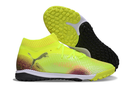 Chuteira Society Puma Future 8 TF Amarelo e Rosa