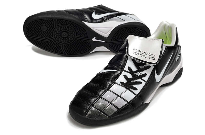 Chuteira Futsal Nike Total 90 IC Preto e Branco