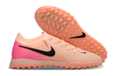 Chuteira Society Nike Phantom GX 2 Elite TF Rosa e Preto "Prism Pack'