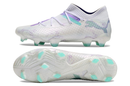 Chuteira Campo Puma Future 7 FG Branca, Verde e Roxo "Brilliance Pack"