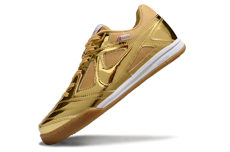 Chuteira Futsal Supreme X Nike SB Gato IC Dourado