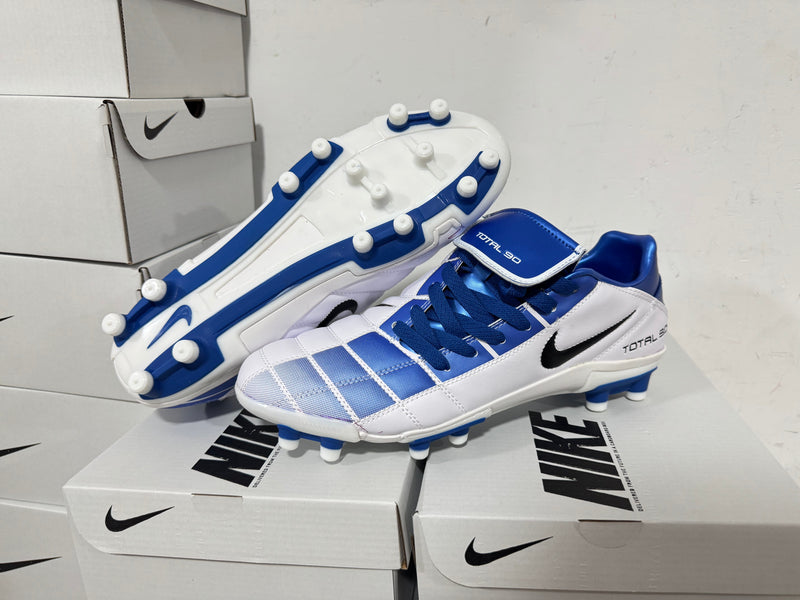 Chuteira Campo Nike Total 90 FG Branca e Azul