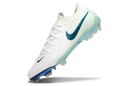 Chuteira Campo Nike Phantom GX 2 Elite FG Branca e Verde "Chromatic"