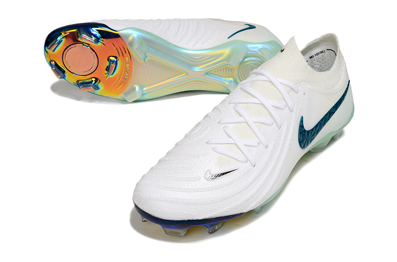 Chuteira Campo Nike Phantom GX 2 Elite FG Branca e Verde "Chromatic"