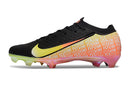 Chuteira Campo Nike Air Zoom Mercurial Vapor 16 Elite FG Preto, Laranja e Amarelo "Vini Fly"