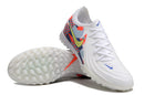 Chuteira Infantil Society Nike Phantom GX 2 Elite TF Branca, Cinza e Vermelha "Barna Pack