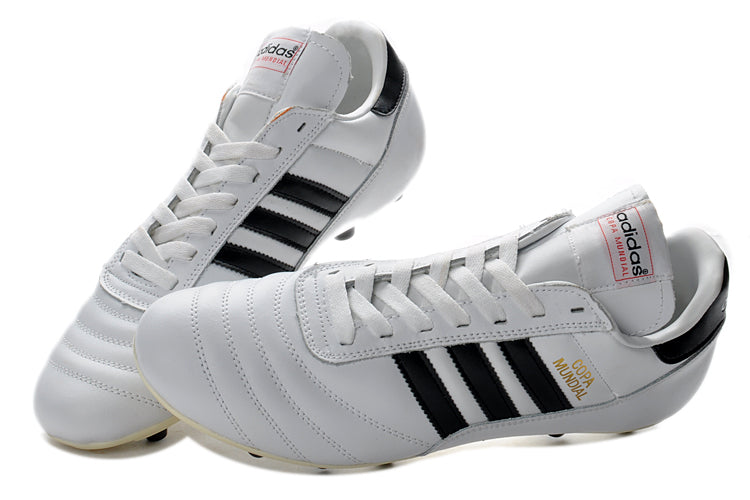 Chuteira Campo Adidas Copa Mundial FG Branca e Preta