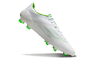 Chuteira Campo Adidas F50 Adizero FG Branca e Verde