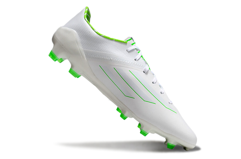 Chuteira Campo Adidas F50 Adizero FG Branca e Verde