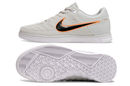 Chuteira Futsal Nike 5 StreetGato IC Branco, Preto e Laranja