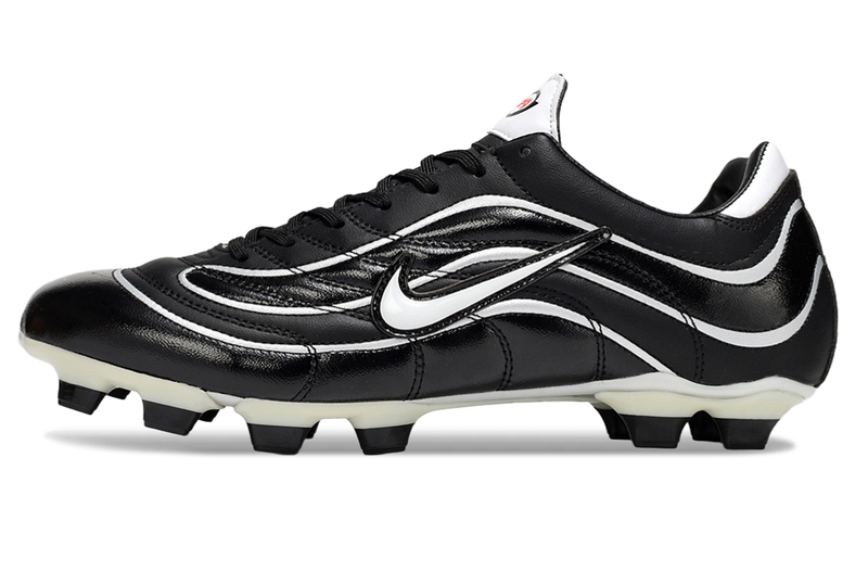 Chuteira Campo Nike Mercurial Vapor 1998 FG Preto e Branco