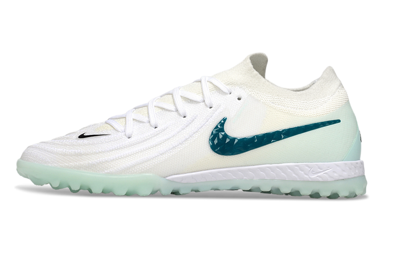 Chuteira Society Nike Phantom GX 2 Elite TF Branca e Verde "Chromatic"