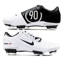 Chuteira Campo Nike Total 90 FG Branca e Preta