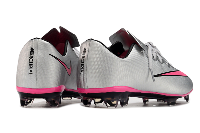 Chuteira Campo Nike Retrô Mercurial Vapor 10 FG Prata e Rosa