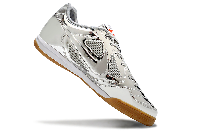 Chuteira Futsal Supreme X Nike SB Gato IC Prata